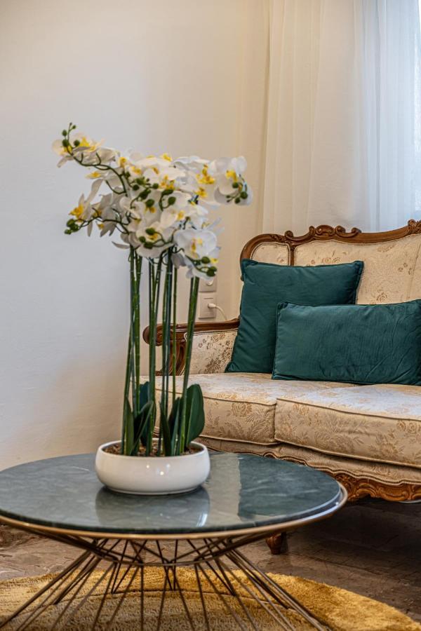 Luxury Apartment Vol 2 Close To The Lake Ioannina Bagian luar foto